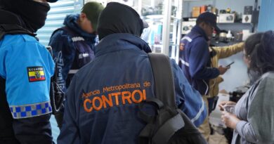 Más de 50 operativos de control en una semana dejan 30 armas blancas decomisadas en Quito Más de 50 operativos de control en una semana dejan 30 armas blancas decomisadas en Quito