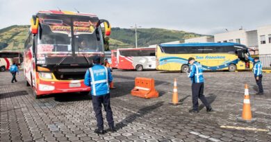 Municipio refuerza control de buses en terminales terrestres ante movilización de más de 128 mil pasajeros por Carnaval Municipio refuerza control de buses en terminales terrestres ante movilización de más de 128 mil pasajeros por Carnaval