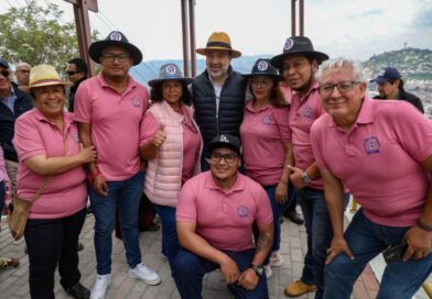 “Una vecina le pidió que viniera y él cumplió”: alcalde Pabel Muñoz recorrió San Juan “Una vecina le pidió que viniera y él cumplió”: alcalde Pabel Muñoz recorrió San Juan