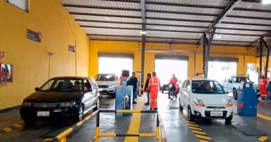 1.776 vehículos se presentaron en el primer día de la Revisión Técnica Vehicular en Quito