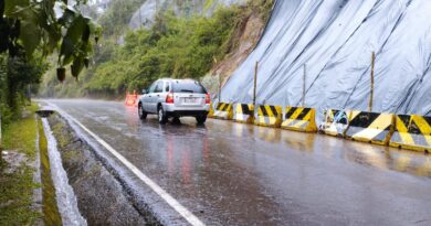 La circulación en la antigua vía a Nayón está habilitada tras trabajos de mitigación en talud La circulación en la antigua vía a Nayón está habilitada tras trabajos de mitigación en talud