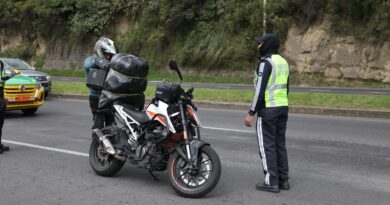 Más de 6.400 sancionados y 1.700 motos retenidas en operativos de control de motocicletas en Quito